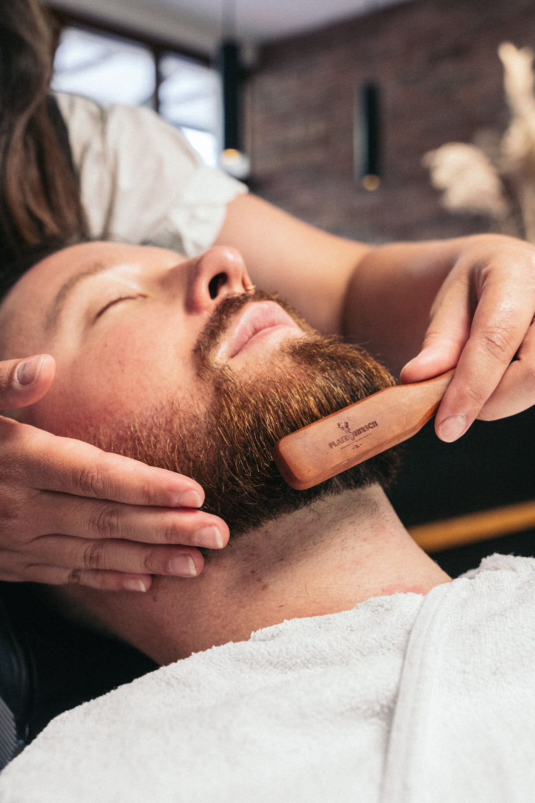 Gutschein Kontur Rasur mit Bart trimmen